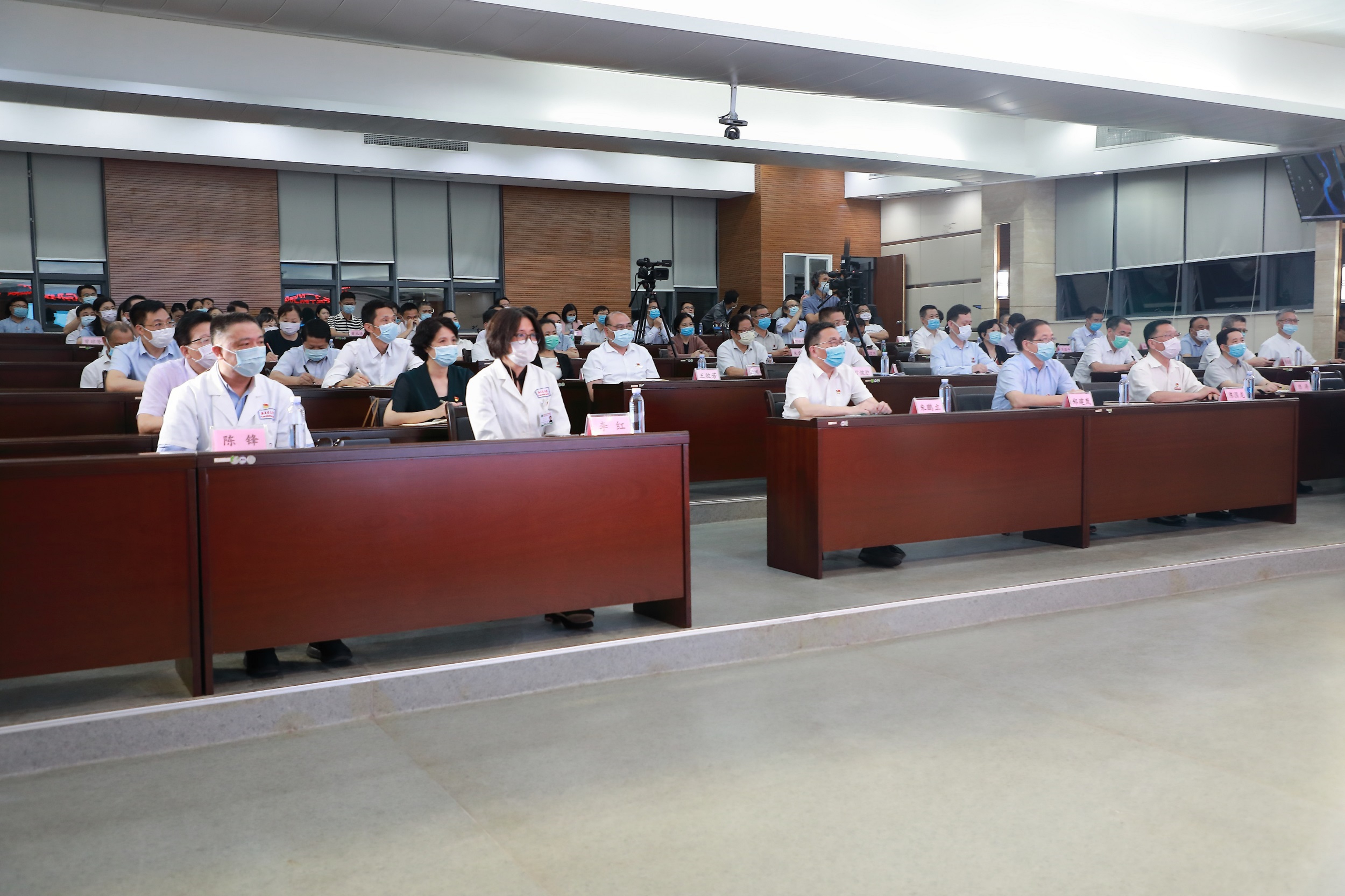7报告会主会场.JPG